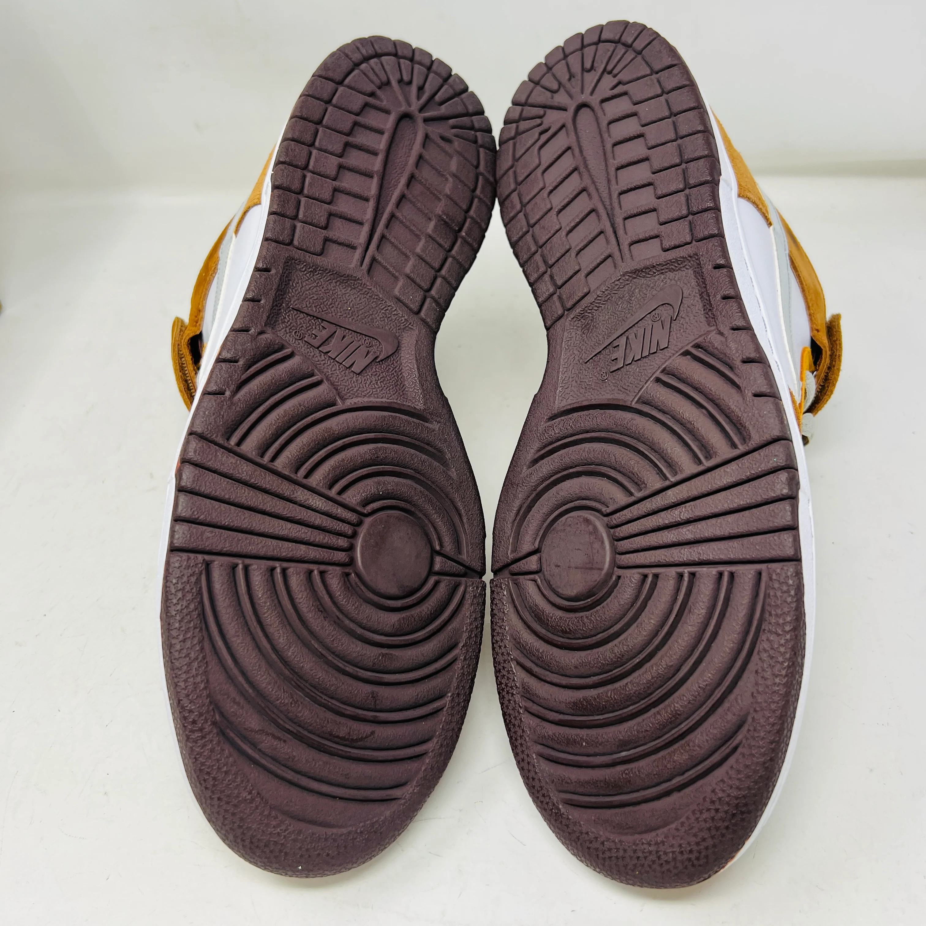 Nike SB Dunk Mid Fender Bass - Image 6