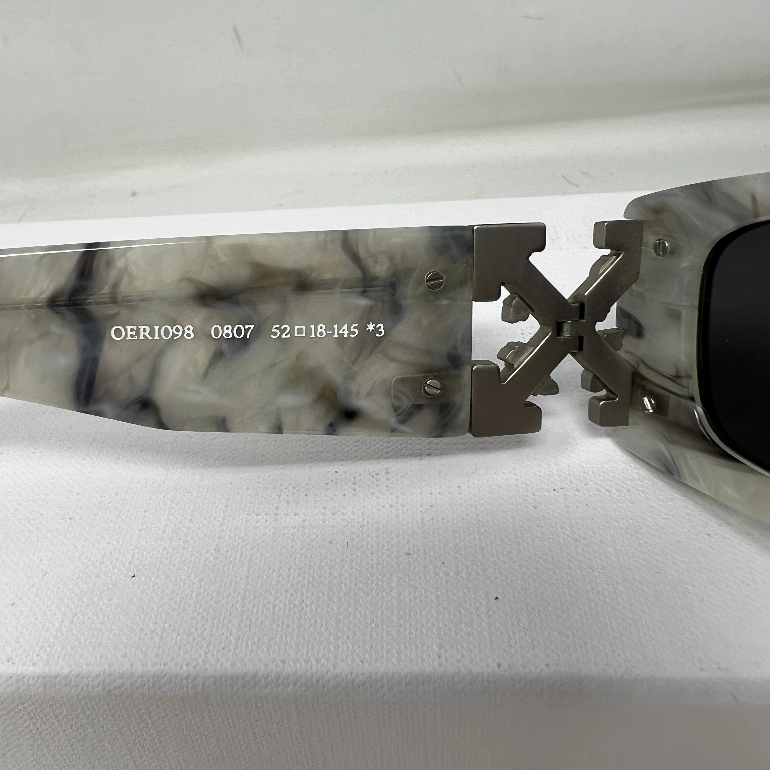 Off White Roma Rectangular Sunglasses - Image 4
