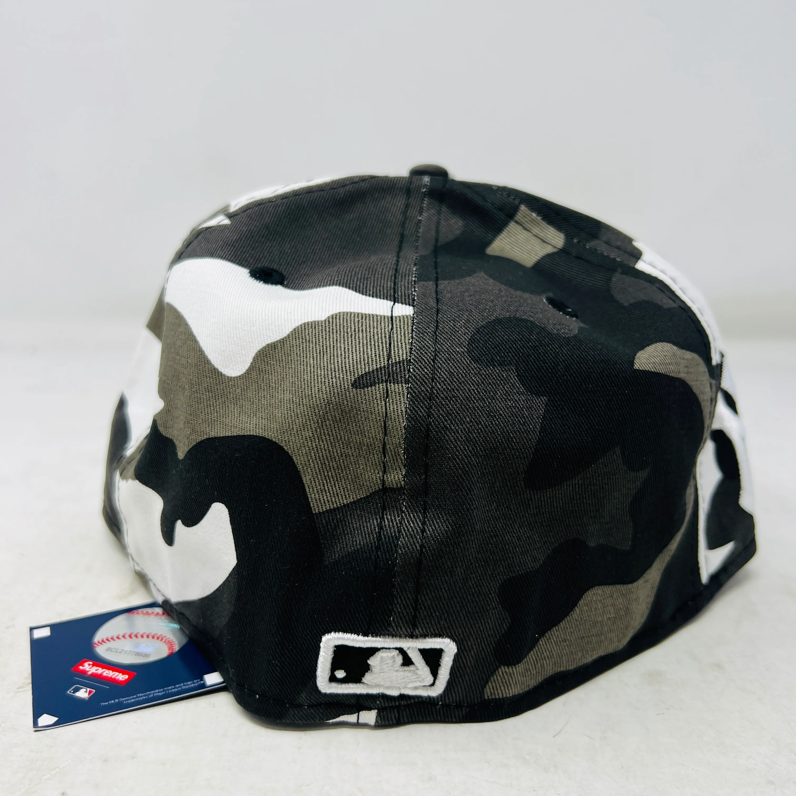 Supreme MLB Teams Box Logo New Era 59Fifty Cap Snow Camo - Image 2